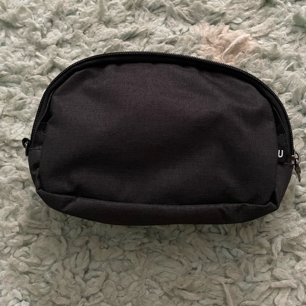 Black canvas fanny pack